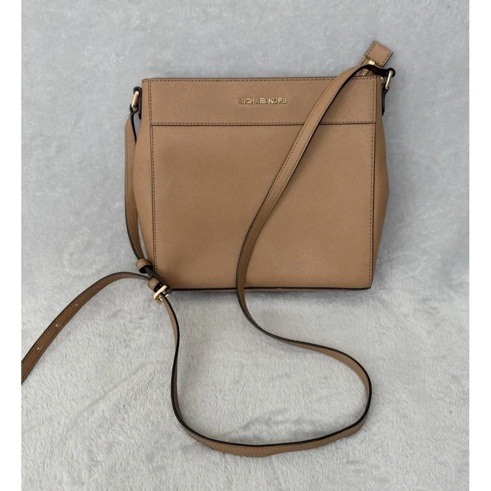 Michael Kors Jet Set Travel Messenger Bag Brown Pebbled Leather Bag Crossbody